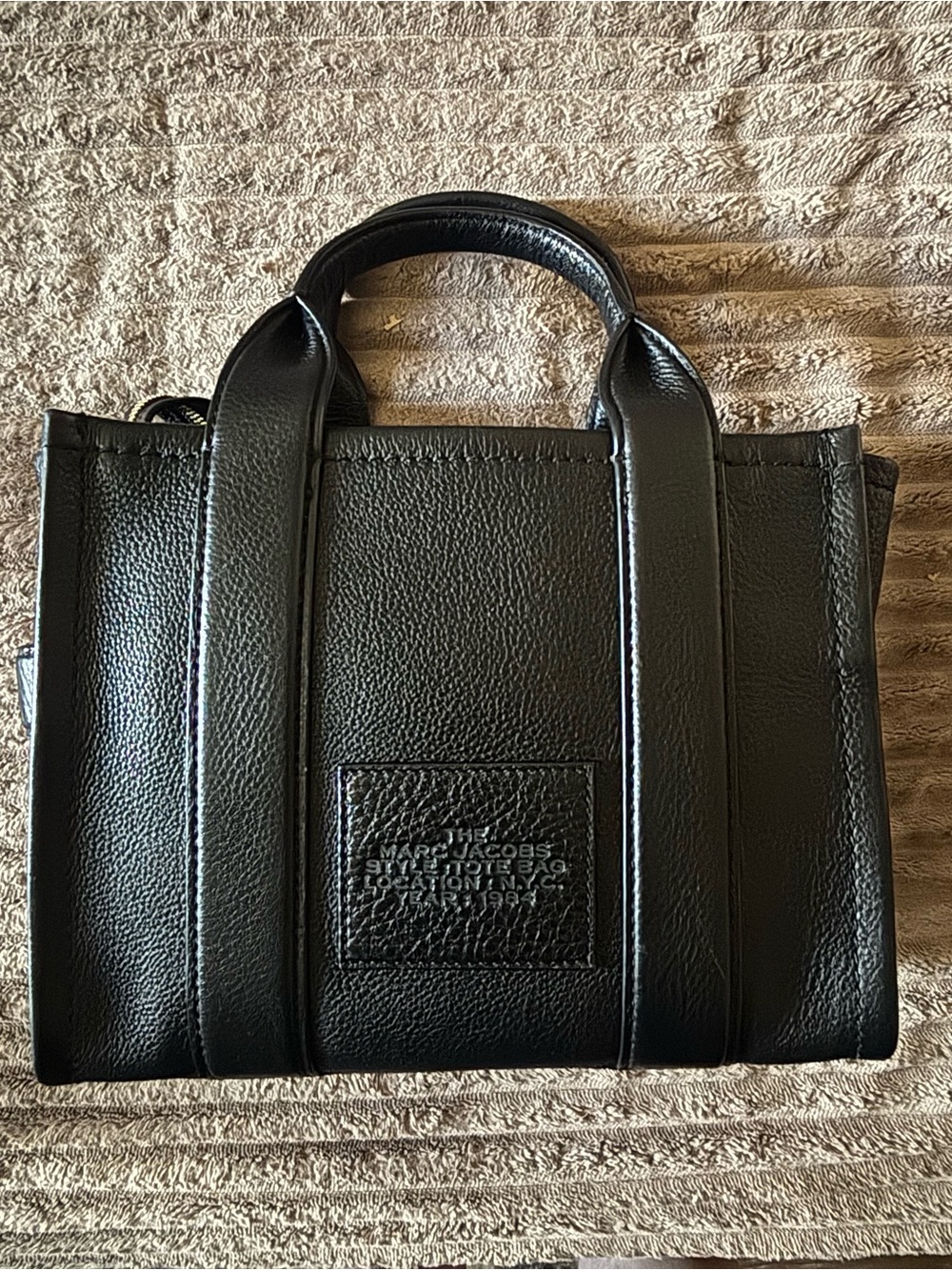 Marc Jacobs Black Small Leather 'The Tote Bag' - Picture 2 of 11